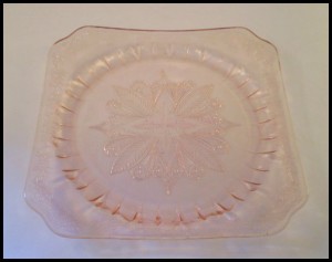 Square-pink-glass-plate